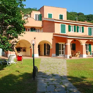 il-pozzo-e-il-melograno.hotelitalianriviera.com/